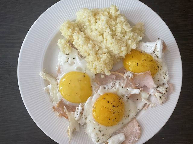 Яичница станет в разы вкуснее, если добавить этот ингредиент