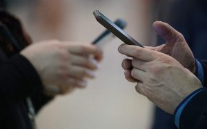 Новая норма телекома. Билайн включил в свои пакеты валюту для нейросетей