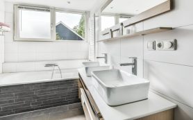 Топ-5 проверенных материалов, чтобы закрыть и задекорировать стык между стеной и ванной