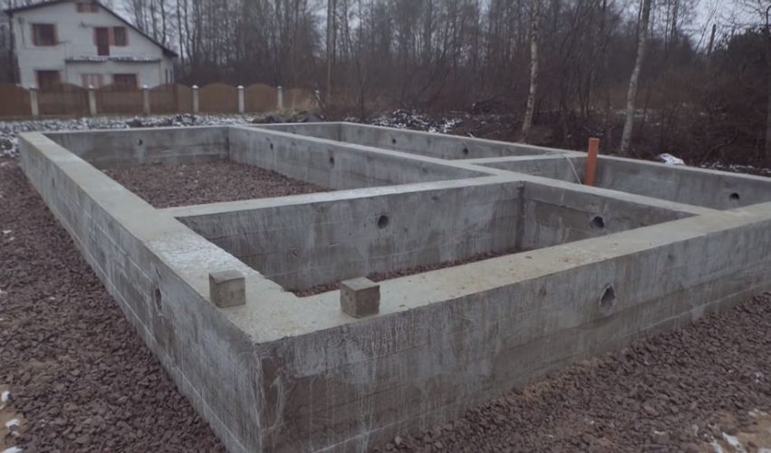 Строительство фундамента: из чего складывается цена и как не переплатить