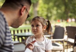 Как можно научить ребенка контролировать эмоции?