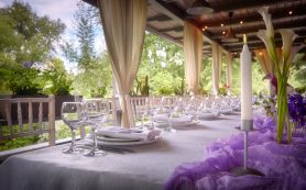 Летняя свадьба на веранде: романтика под открытым небом