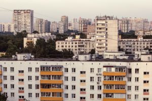 Почти половина продавцов в городах-миллионниках продают вторичку со скидками